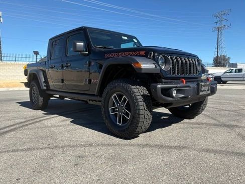New 2026 Jeep Gladiator Mojave w/ Steel Bumper Group AWD/4WD image 11