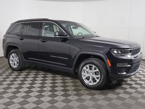 Used 2023 Jeep Grand Cherokee Limited AWD/4WD image 15