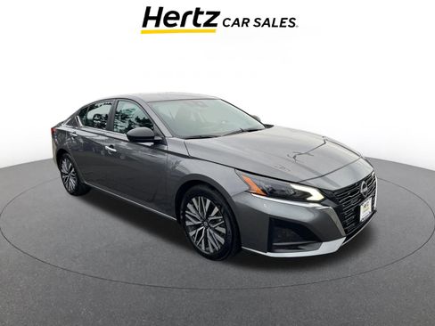 Used 2025 Nissan Altima 2.5 SV FWD image 1