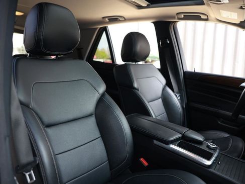 Used 2014 Mercedes-Benz ML 350 4MATIC w/ Premium 1 Package image 16