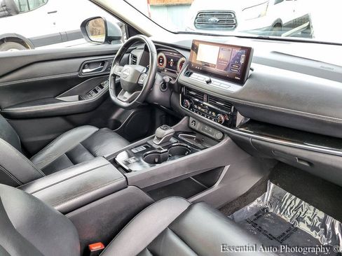 Used 2025 Nissan Rogue SL w/ Tech Package FWD image 35
