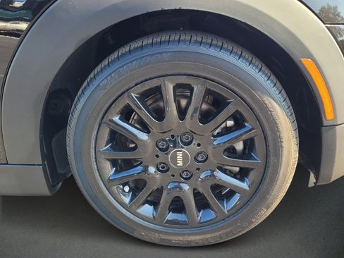 Used 2019 MINI Cooper S image 9