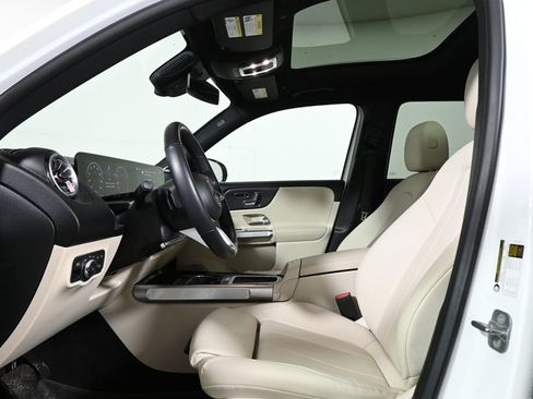 Used 2024 Mercedes-Benz GLB 250 GLB 250 image 3