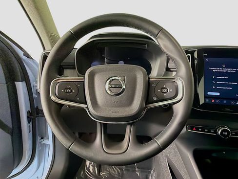 Used 2025 Volvo XC40 B5 Plus AWD/4WD image 11