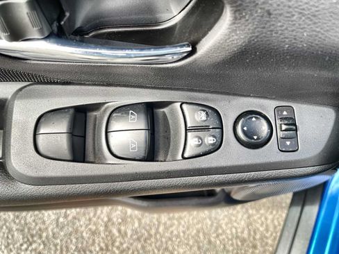 Used 2023 Nissan Kicks SV FWD image 15