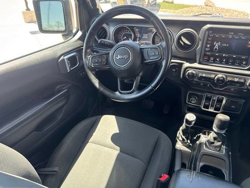 Certified 2021 Jeep Gladiator Sport AWD/4WD image 15