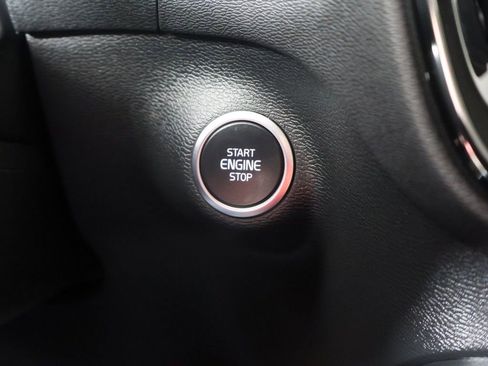 Used 2023 Volvo XC40 B5 Plus w/ Protection Package Premier AWD/4WD image 38