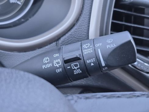 Used 2015 Jeep Cherokee Latitude w/ Cold Weather Group AWD/4WD image 25