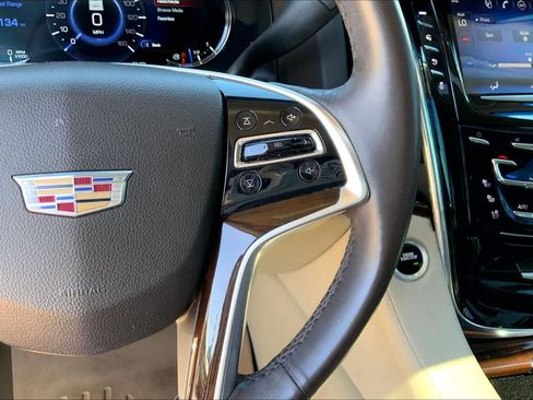 Used 2017 Cadillac Escalade Luxury AWD/4WD image 24