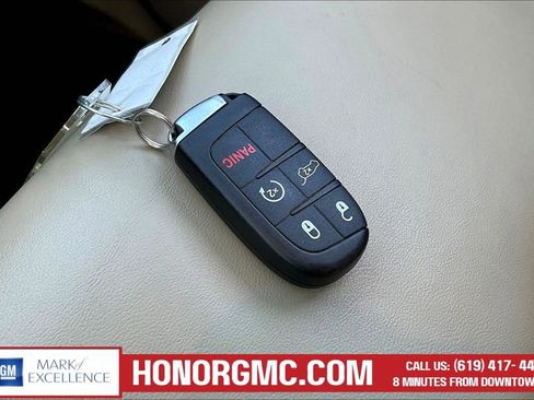 Used 2017 Jeep Grand Cherokee Limited image 33