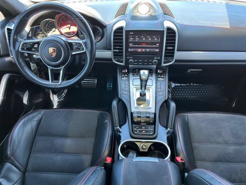 Used 2018 Porsche Cayenne GTS AWD/4WD image 12
