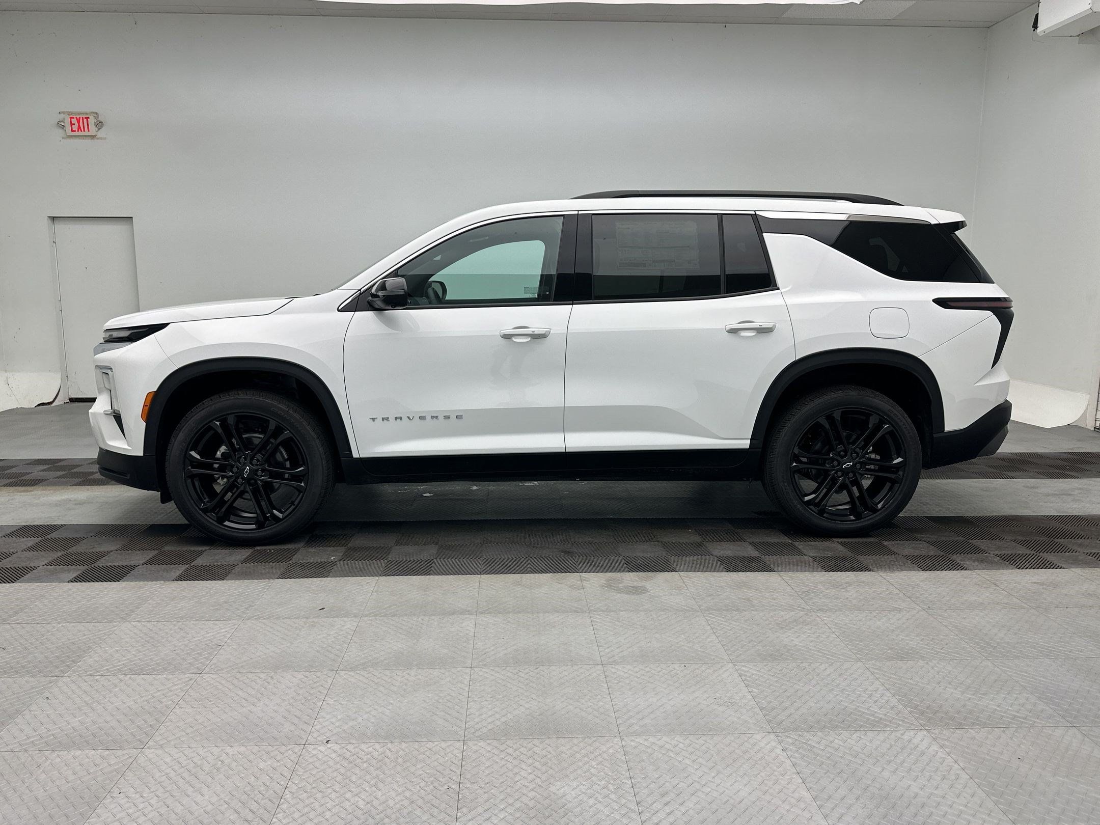 Certified 2026 Chevrolet Traverse LT w/ Driver Confidence Package AWD/4WD image 2