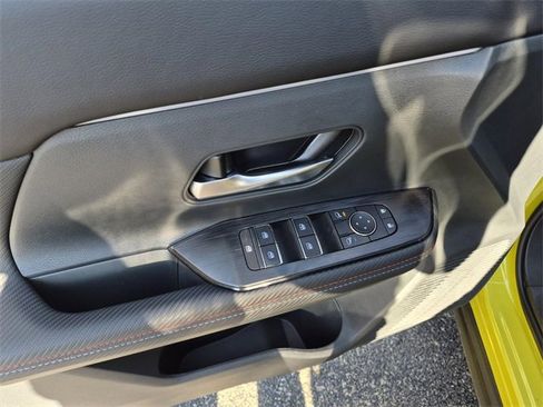 New 2025 Nissan Kicks SR image 9