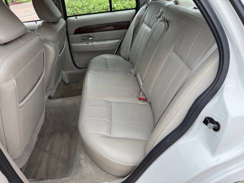 Used 2010 Mercury Grand Marquis LS RWD image 11