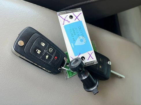 Used 2013 Chevrolet Volt Premium w/ Premium Trim Package FWD image 20