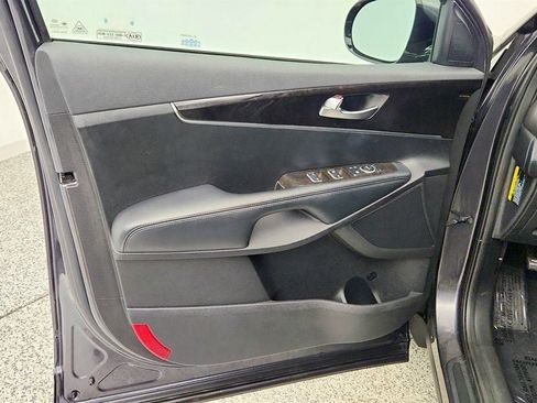 Used 2018 Kia Sorento FWD image 10