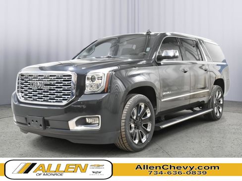 Used 2020 GMC Yukon XL Denali w/ Denali Ultimate Black Edition image 1