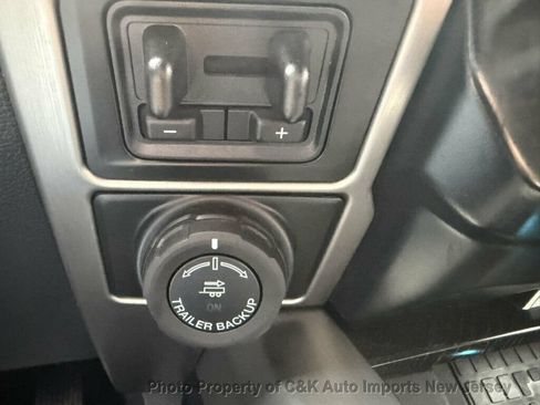 Used 2022 Ford F350 Platinum w/ FX4 Off-Road Package AWD/4WD image 36