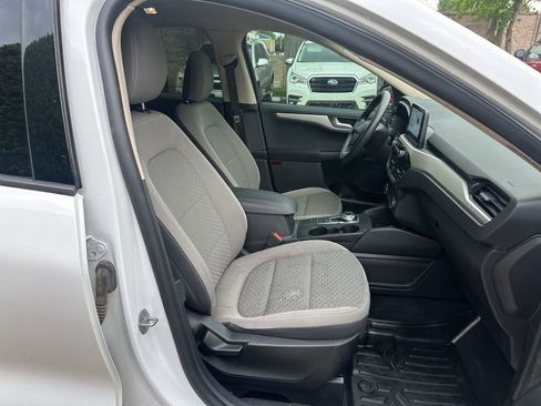 Used 2020 Ford Escape SE FWD image 17