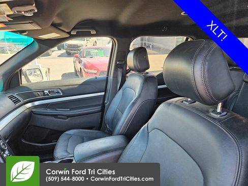 Used 2016 Ford Explorer XLT w/ Equipment Group 202A AWD/4WD image 10