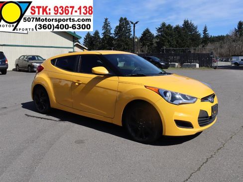 Used 2016 Hyundai Veloster FWD image 10
