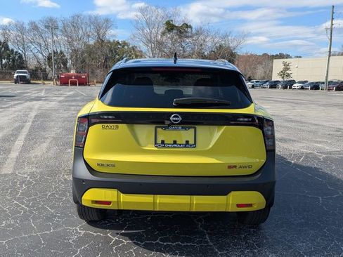 Used 2025 Nissan Kicks SR image 5