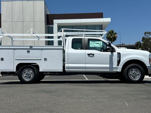 New 2026 Ford F250 XL w/ XL Chrome Package RWD image 2