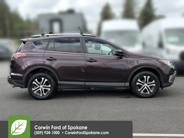 Used 2016 Toyota RAV4 LE AWD/4WD image 10