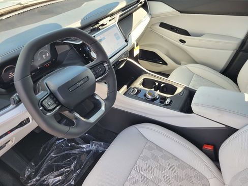 New 2026 Jeep Cherokee Overland AWD/4WD image 6
