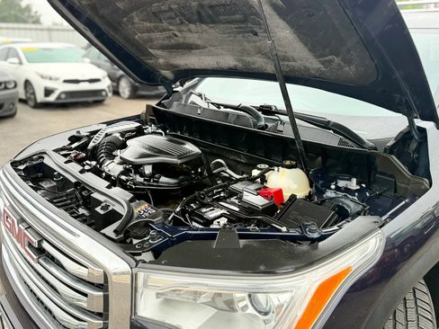 Used 2017 GMC Acadia SLT AWD/4WD image 14