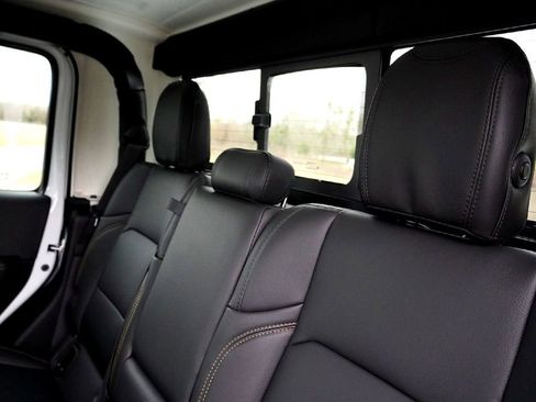 New 2026 Jeep Gladiator Sport AWD/4WD image 31