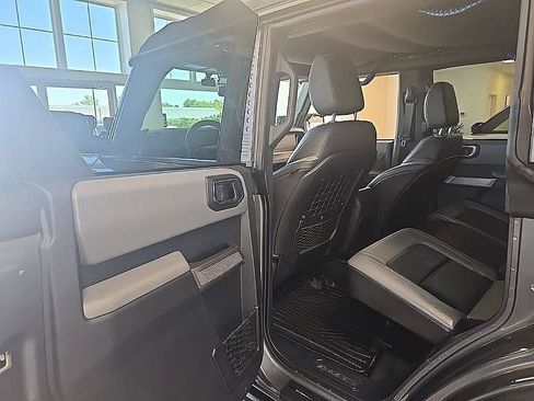 Used 2022 Ford Bronco Black Diamond AWD/4WD image 32