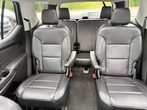 Used 2018 Chevrolet Traverse LT w/ LPO, Floor Liner Package AWD/4WD image 23