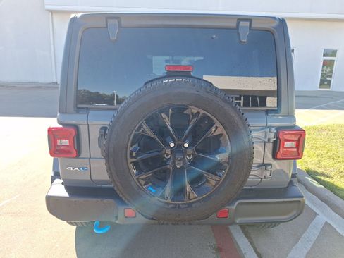 Used 2023 Jeep Wrangler Sahara w/ Cold Weather Group image 5