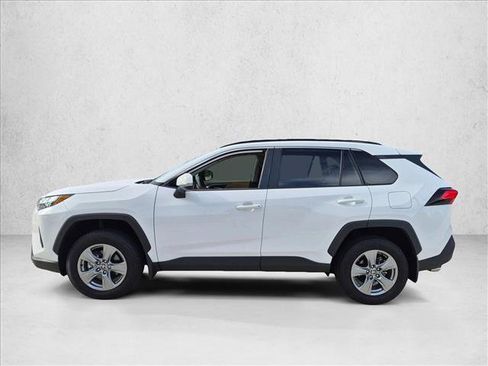 Used 2025 Toyota RAV4 XLE FWD image 8