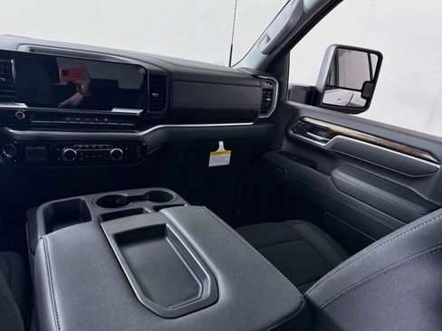 New 2026 GMC Sierra 2500 SLE w/ SLE Value Package; AWD/4WD image 16