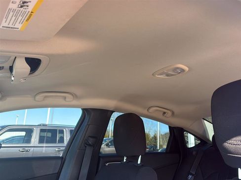 Used 2015 Chrysler 200 Limited w/ Convenience Group image 12