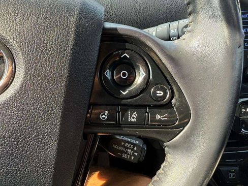 Used 2019 Toyota Prius XLE image 19