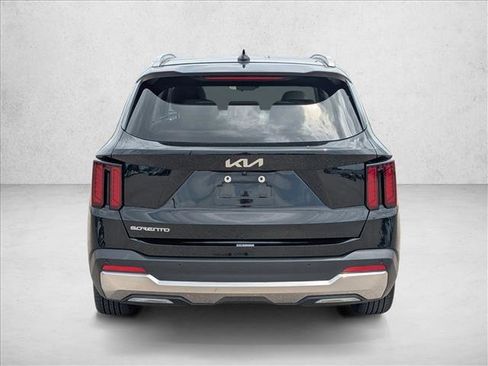 Used 2024 Kia Sorento S w/ Panoramic Sunroof Package FWD image 6