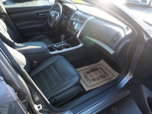 Used 2014 Nissan Altima 2.5 S w/ Sport Value Package image 16