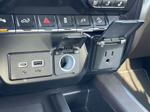 Used 2022 GMC Sierra 1500 SLT AWD/4WD image 21