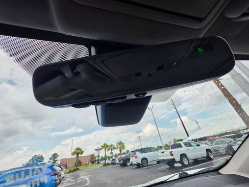 Used 2018 Toyota RAV4 Limited FWD image 24