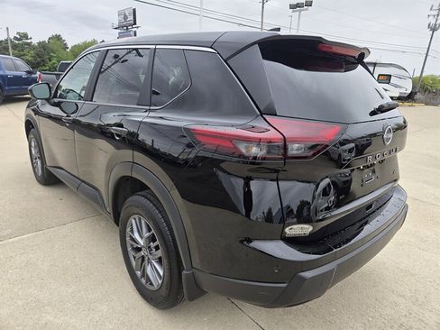 Used 2025 Nissan Rogue S AWD/4WD image 5
