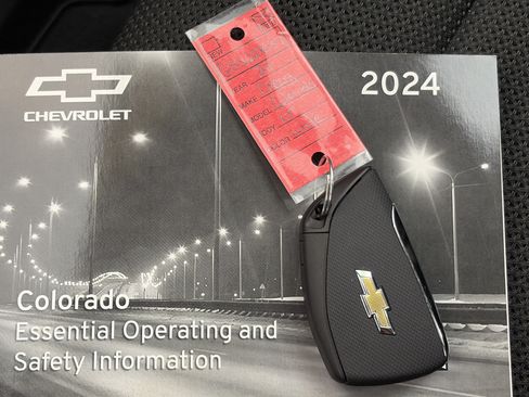 Certified 2024 Chevrolet Colorado LT w/ LT Convenience Package AWD/4WD image 37