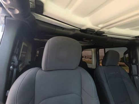 Used 2023 Jeep Wrangler Unlimited Sahara w/ Cold Weather Group AWD/4WD image 31