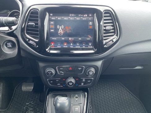 Certified 2018 Jeep Compass Limited w/ Navigation Group image 28