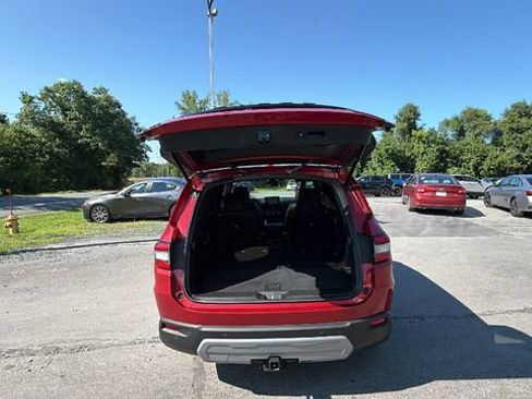 Used 2023 Honda Pilot TrailSport image 14