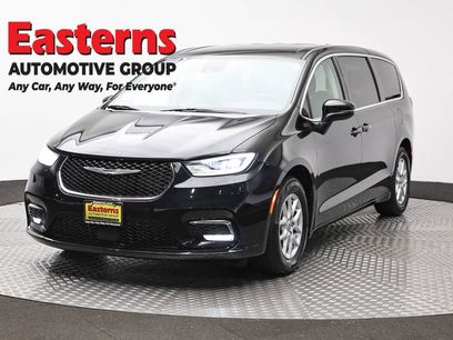 Used 2023 Chrysler Pacifica Touring-L