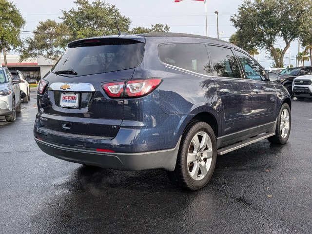 Used 2017 Chevrolet Traverse LT w/ Style and Technology Package FWD image 3