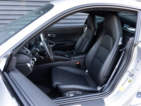Certified 2025 Porsche 718 Cayman RWD image 5
